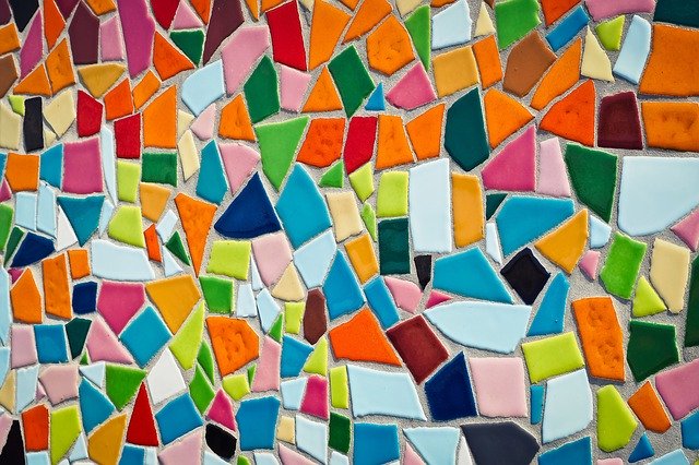 barevná keramická mozaika